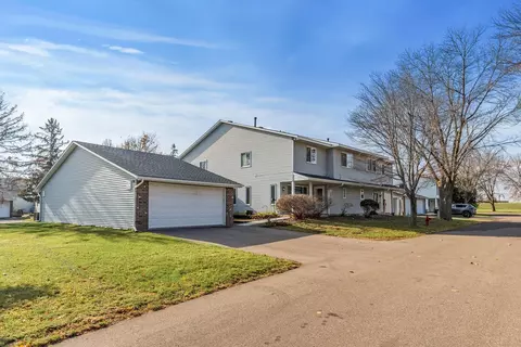 9431 Ranchview Ln N, Maple Grove, MN 55369