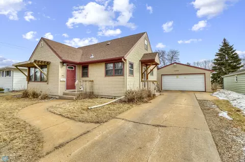 1408 15th St N, Moorhead, MN 56560