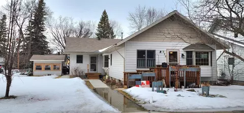 606 6th St, International Falls, MN 56649