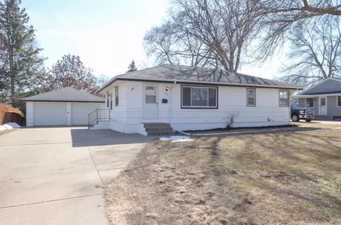 810 Pandora Dr NE, Fridley, MN 55432