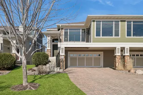 58 Lake Riley Trl, Chanhassen, MN 55317
