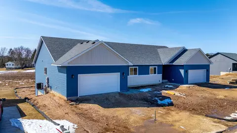 1672 Squirrel Way, New Richmond, WI 54017