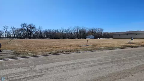 509 2nd St SE, Glyndon, MN 56547