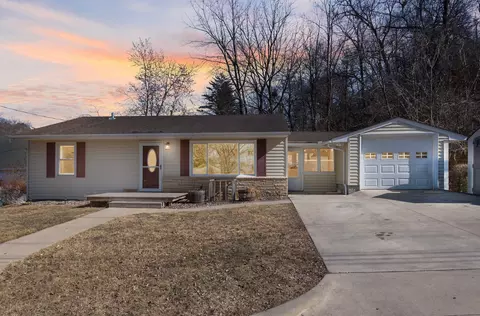 515 18th St, Red Wing, MN 55066