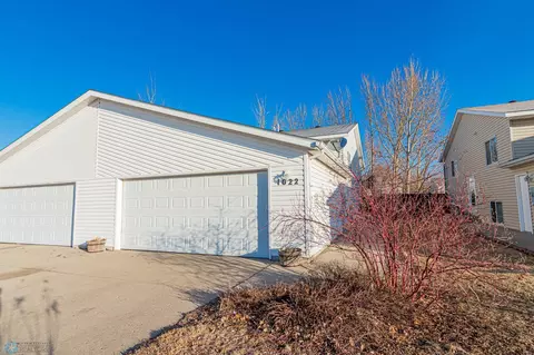 1022 Oak Pl, West Fargo, ND 58078