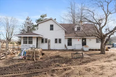 442 40th Ave, Clear Lake, WI 54005