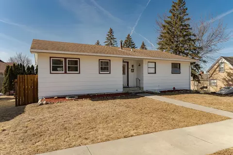 568 East Ave, Zumbrota, MN 55992