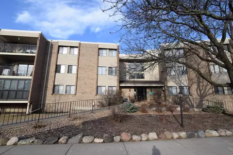 1871 Silver Bell Rd #312, Eagan, MN 55122