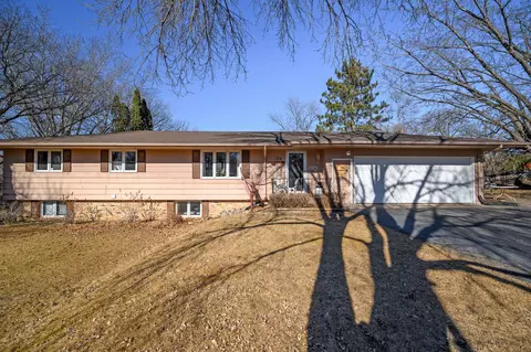 122 Hillcrest Rd, Monticello, MN 55362