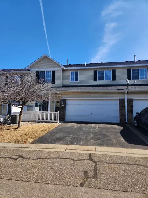 1808 Mockingbird Ave, Shakopee, MN 55379