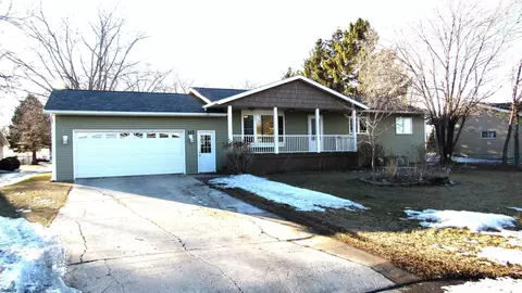 317 Cardinal Ave, Thief River Falls, MN 56701