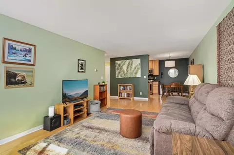 1770 Bryant Ave S #303, Minneapolis, MN 55403