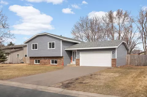 1211 Roosevelt St, Anoka, MN 55303