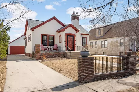 540 Montrose Ln, Saint Paul, MN 55116