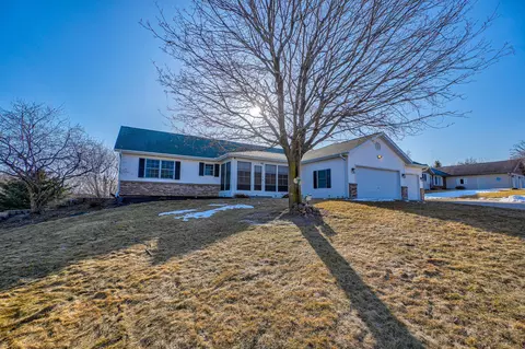 1141 Eulaine Cir, Hammond, WI 54015