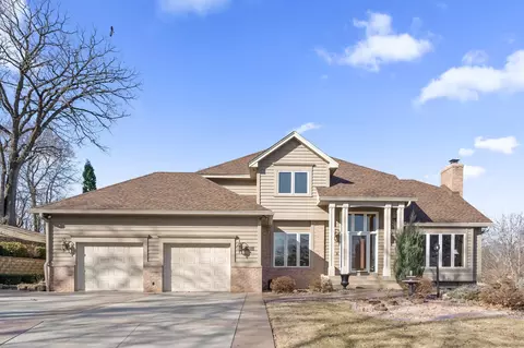 901 Garrison Ct, Burnsville, MN 55337
