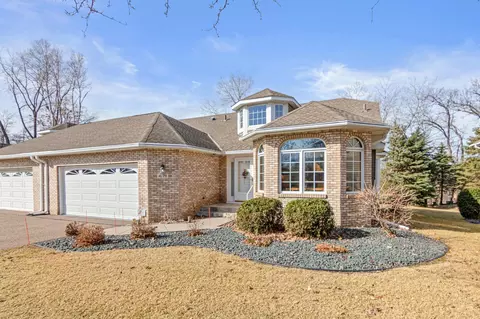 4179 Thornhill Ln, Vadnais Heights, MN 55127