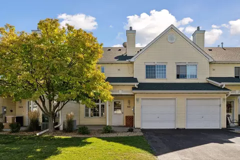 541 Aqua Cir, Lino Lakes, MN 55014