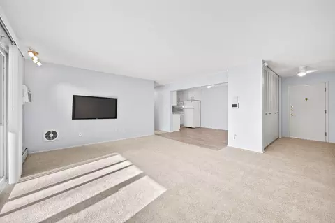 4350 Brookside Ct #302, Edina, MN 55436