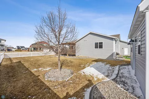5607 67th St S, Fargo, ND 58104 photo 35
