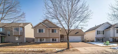 705 12th St, Farmington, MN 55024