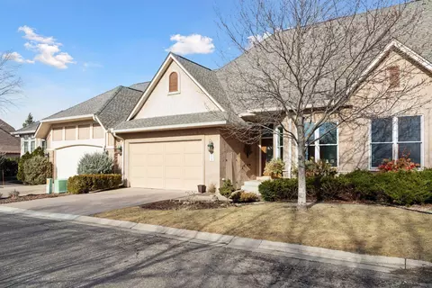 224 Stonebridge Ln, Lilydale, MN 55118