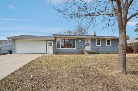 2805 Chisholm Ave, North Saint Paul, MN 55109