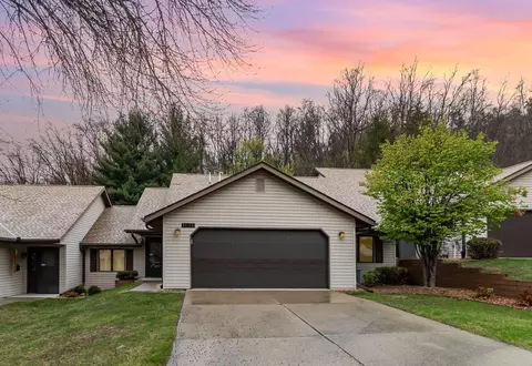 1698 Cobblestone Ct, Red Wing, MN 55066