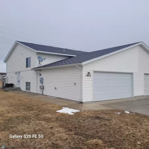 1022 38 12 Ave W, West Fargo, ND 58078