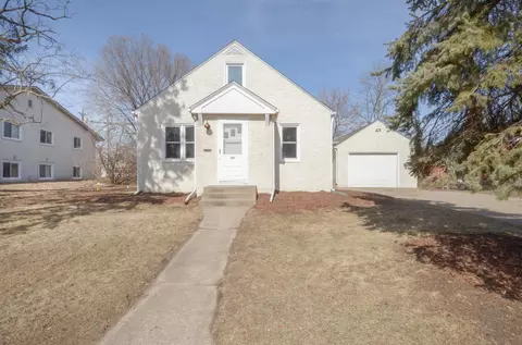 541 Madison St, Anoka, MN 55303