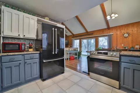 Kitchen - 13237 Norway Dr, Baxter, MN 56425 photo 6 of 6