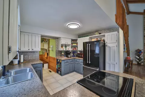 Kitchen - 13237 Norway Dr, Baxter, MN 56425 photo 1 of 6