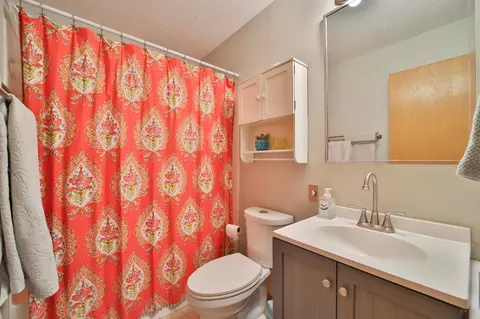Bath - 13237 Norway Dr, Baxter, MN 56425 photo 4 of 4