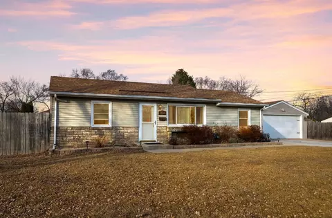 1100 E 86th St, Bloomington, MN 55420