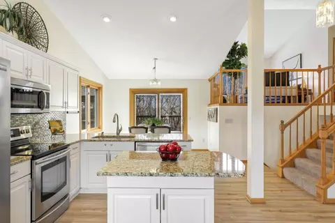 13604 Judicial Rd, Burnsville, MN 55337