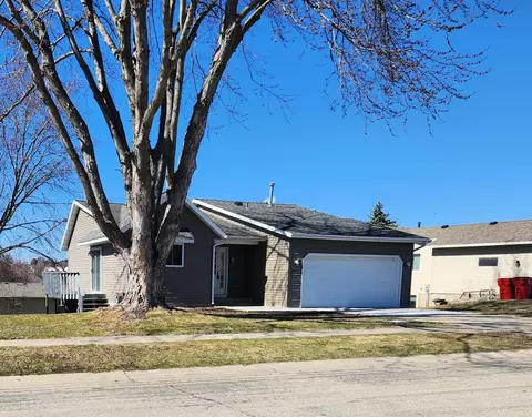 4417 3rd St NW, Rochester, MN 55901