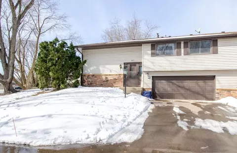 3679 Granada Cir N, Oakdale, MN 55128