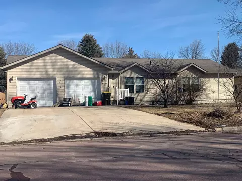 110 Gage Ave SE, Madelia, MN 56062