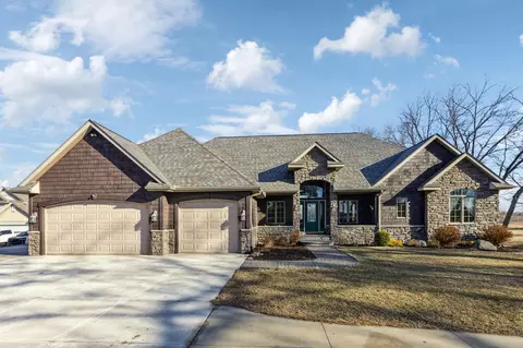 1742 Us Highway 12 SW, Montrose, MN 55363