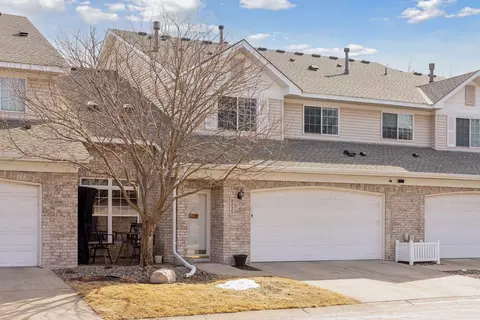 9825 Belmont Ln, Eden Prairie, MN 55347