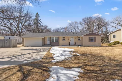 8816 River Ridge Rd, Bloomington, MN 55425