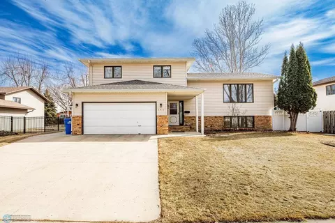 3513 1st St N, Fargo, ND 58102