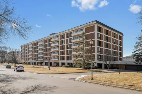 6400 York Ave S #505, Edina, MN 55435