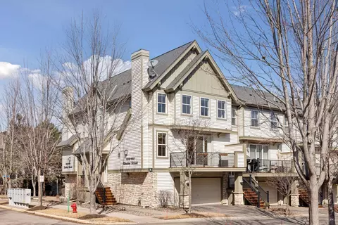 11227 Kinsley St, Eden Prairie, MN 55344