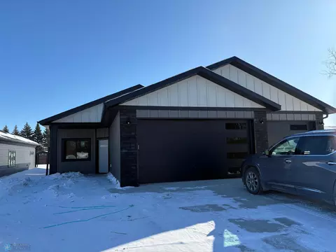 522 Leonard St, Hawley, MN 56549