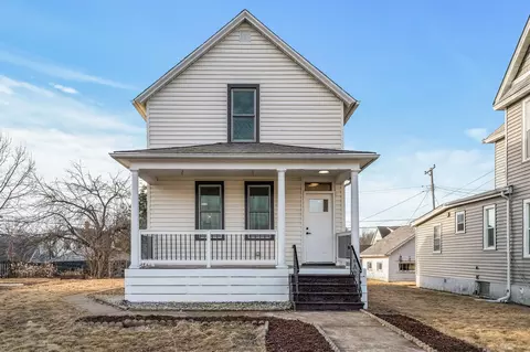 756 Geranium Ave E, Saint Paul, MN 55106