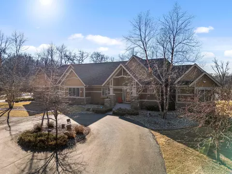 760 Kilt Ct, Hudson, WI 54016