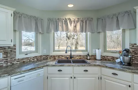 Kitchen - 35455 100th Ave, Onamia, MN 56359 photo 3 of 7