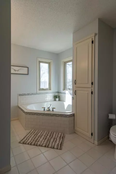 Bath - 35455 100th Ave, Onamia, MN 56359 photo 4 of 11