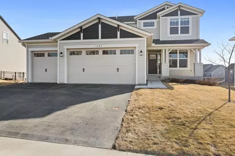 1587 Edgebrook Ln, Carver, MN 55315